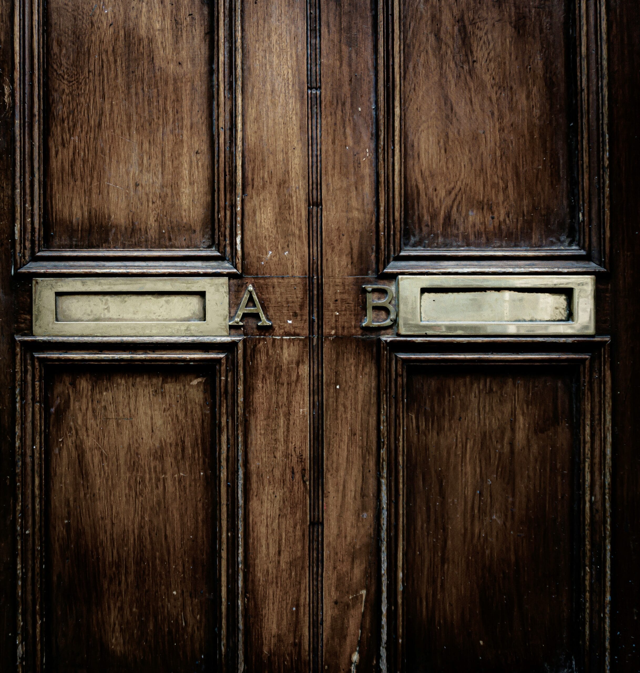 In-House vs External Legal Support: 5 Powerful Reasons to Build a Strong Legal Team 1 In-House vs External Legal Support