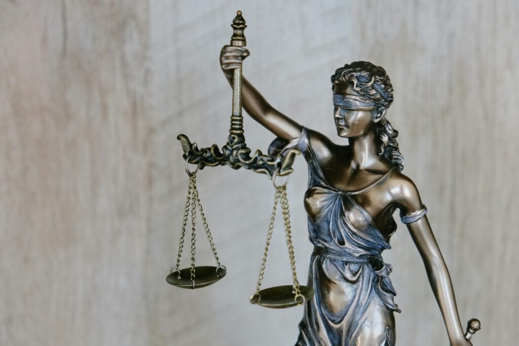Commercial litigation roles in Brisbane
